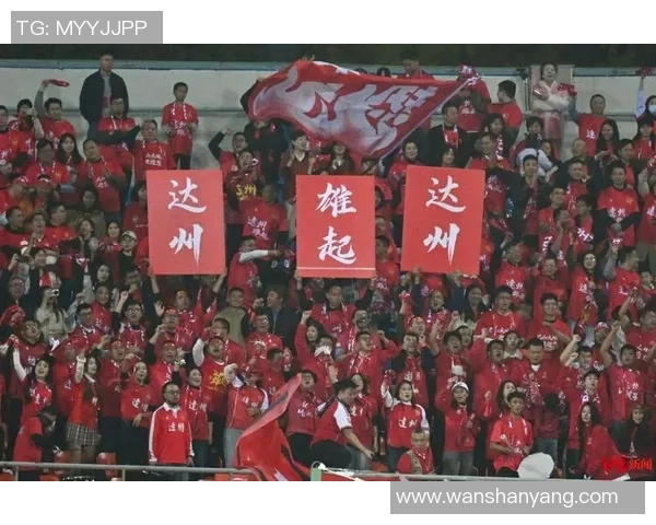 足球明星抵达城市瞬间下飞机视频引发球迷热议和欢呼声 足球明星抵达城市瞬间下飞机视频引发球迷热议和欢呼声